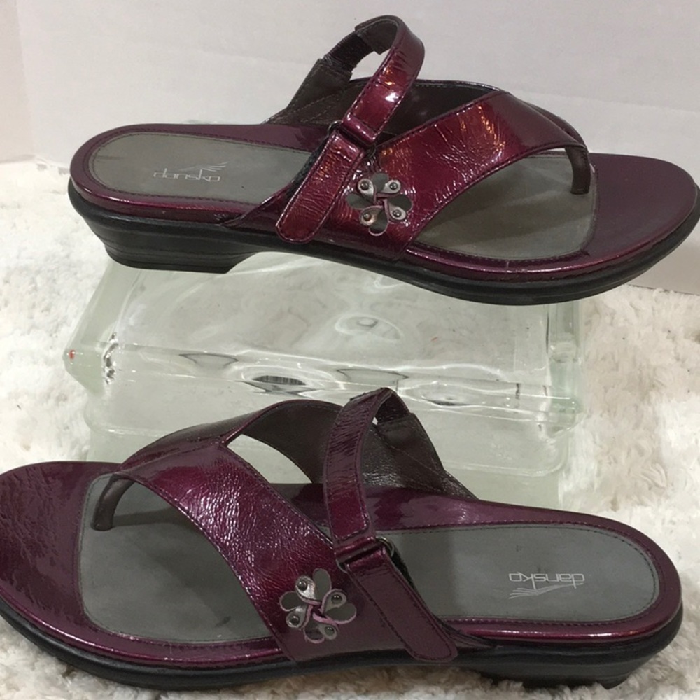 Dansko patent leather thong slide sandals